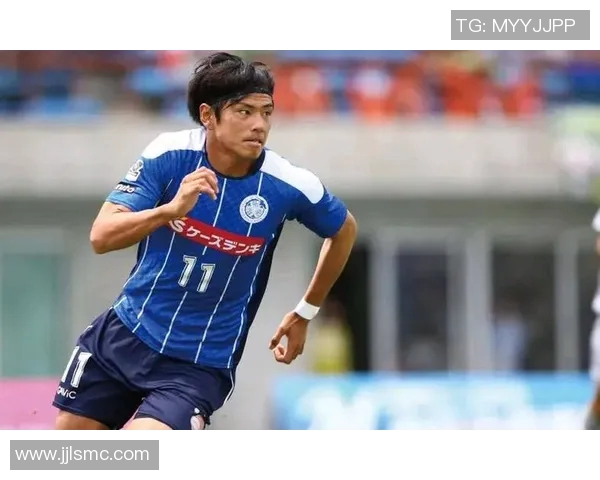 横滨FC与水户的激烈对决展现出足球的魅力与激情