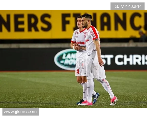 欧塞尔与菜塞比耶的精彩对决揭示足球战术与团队协作的魅力