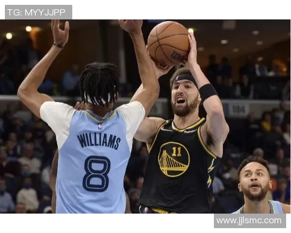 勇士与骑士比赛得分分析及战术对比探讨