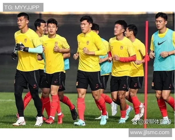 中国队战胜卡塔尔2比0首发阵容解析与比赛亮点回顾